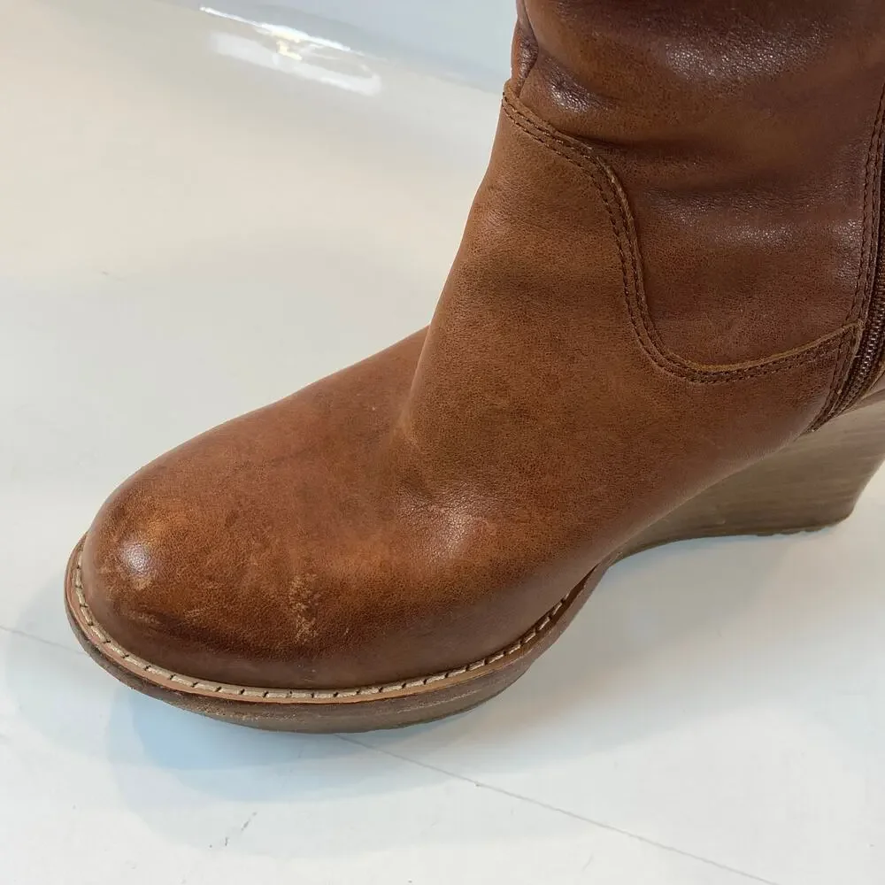Ugg Wedge Boots Brown Leather Sheepskin Lining Women's Size 9.5